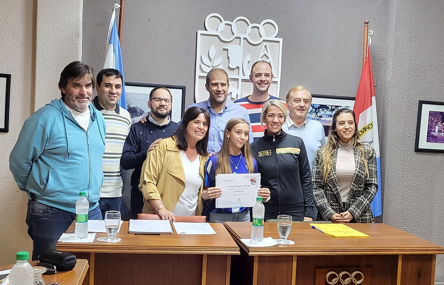 Reconocimiento a la deportista Amparo Rey